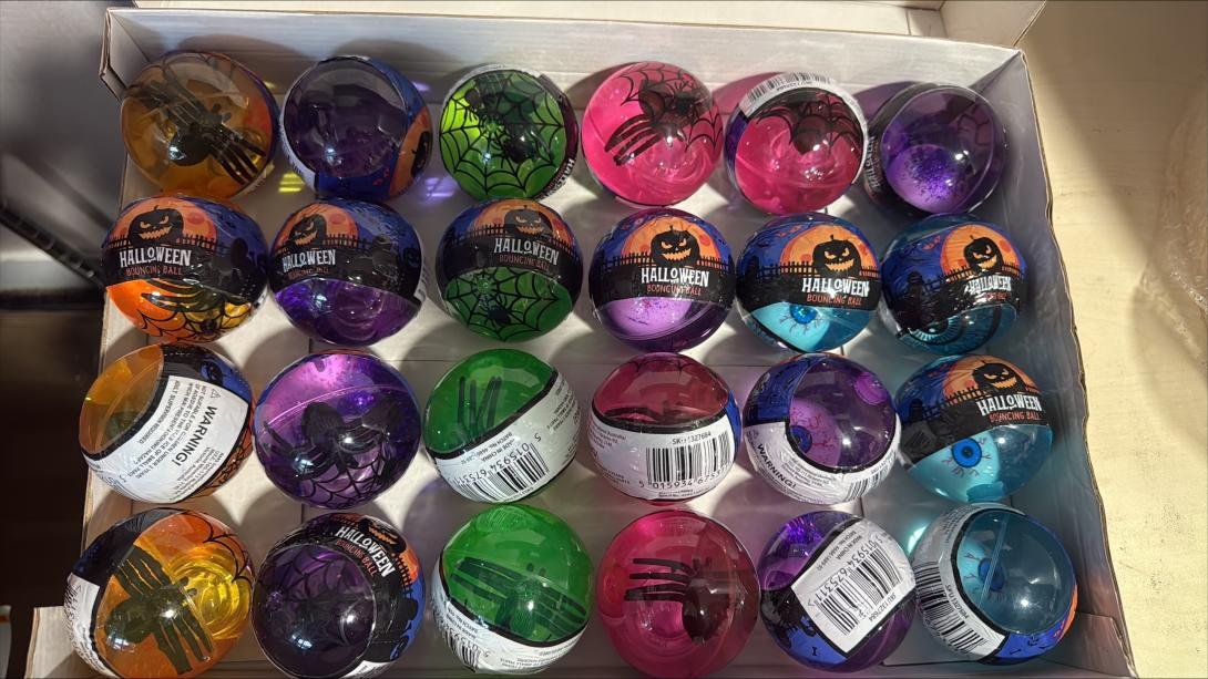 Bouncy Balls Box Upright